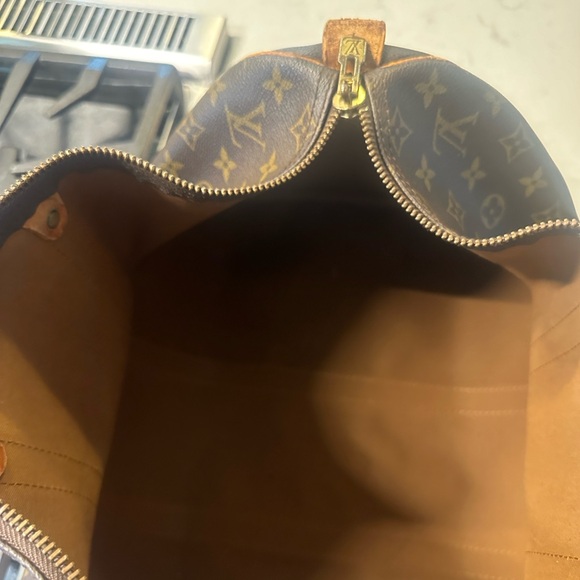 LOUIS VUITTON Monogram Keepall 45 - Picture 10 of 14